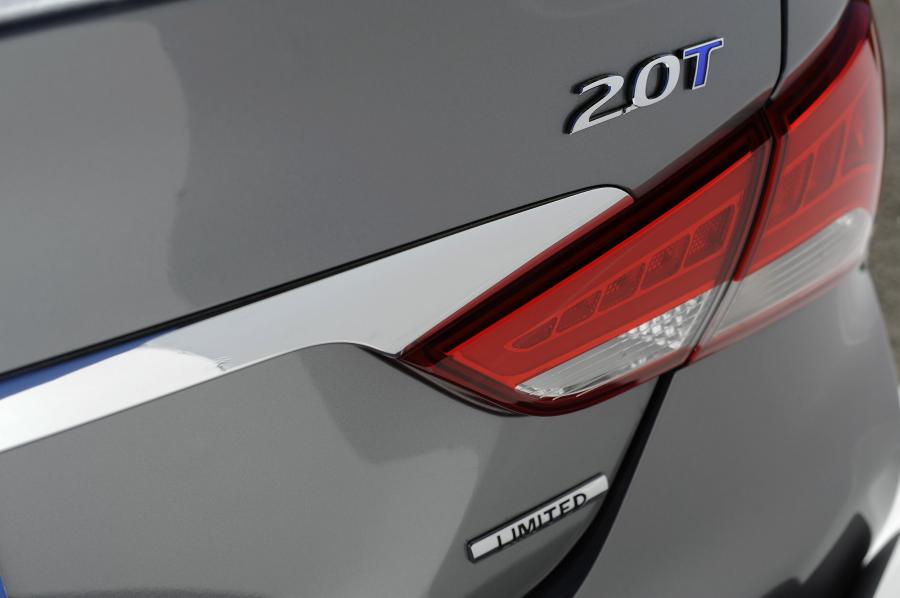  Hyundai Sonata 2014 года  (фото 2 из 19)